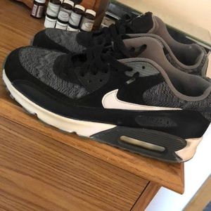 Black/white/grey AirMax. Sz 7y